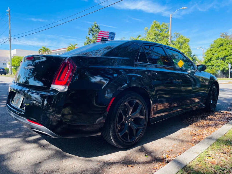 2023 Chrysler 300 Touring L