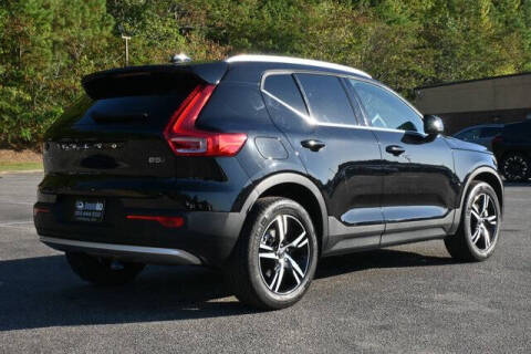2025 Volvo XC40 B5 Core Bright Theme