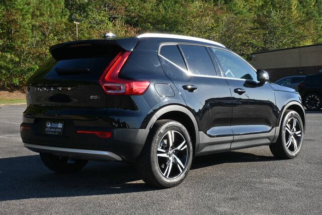 2025 Volvo XC40 B5 Core Bright Theme