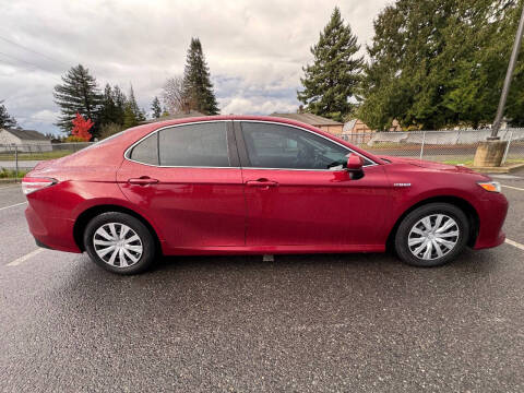 2020 Toyota Camry Hybrid LE