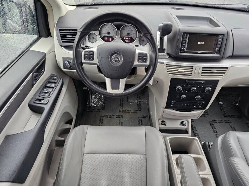2012 Volkswagen Routan