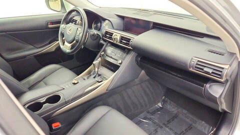 2017 Lexus IS 200t