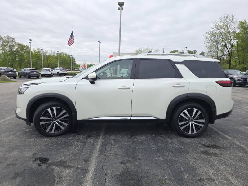 2023 Nissan Pathfinder Platinum