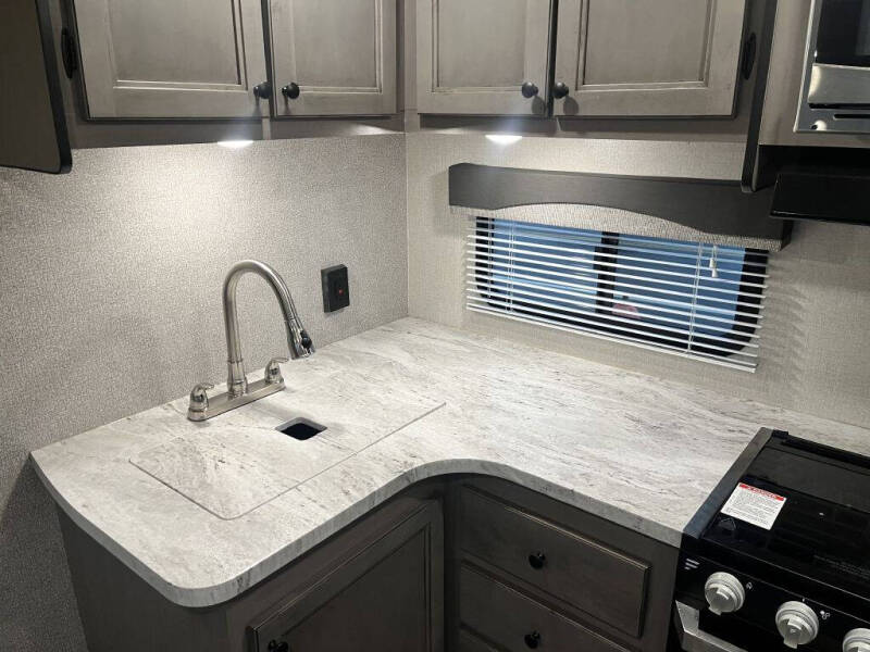 2021 Starcraft Marine SUPER LITE