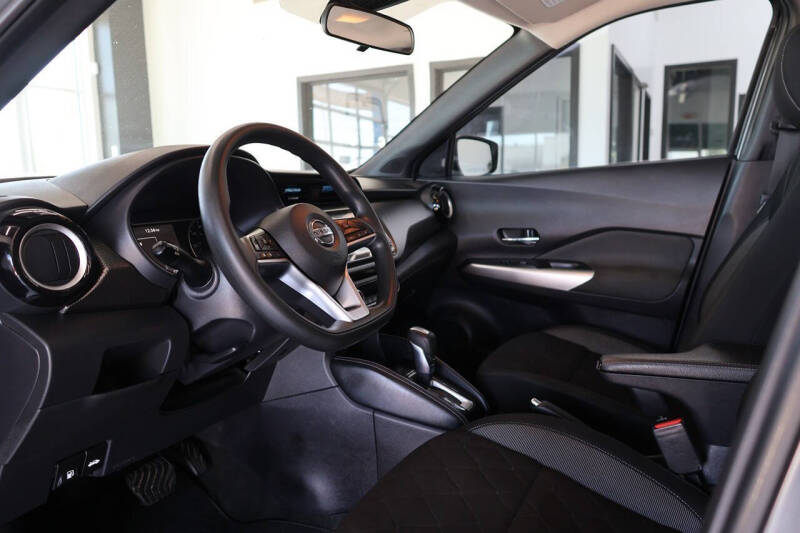 2020 Nissan Kicks SV