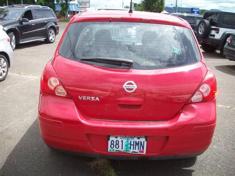 2011 Nissan Versa 1.8 S