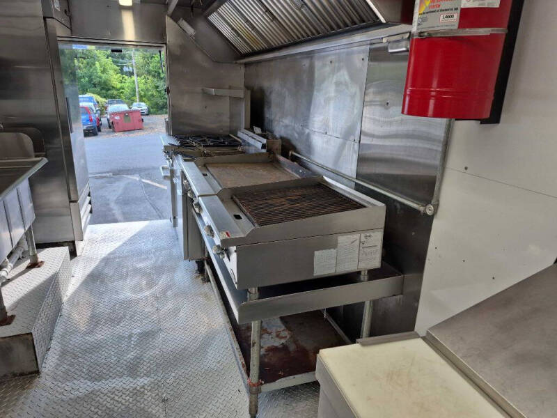 2001 Freightliner MT55 Chassis