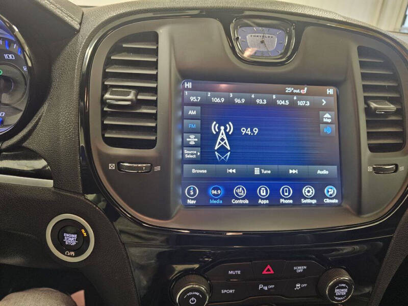 2023 Chrysler 300 S V6