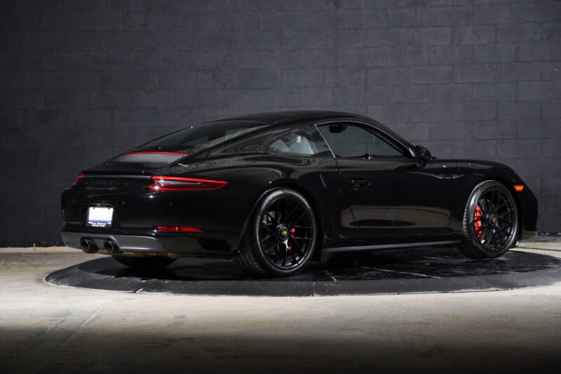 2019 Porsche 911 Carrera GTS