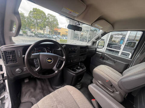 2022 Chevrolet Express 2500