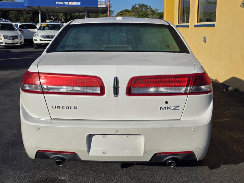 2012 Lincoln MKZ Base photo 8