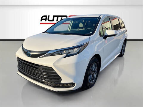2022 Toyota Sienna LE 8-Passenger