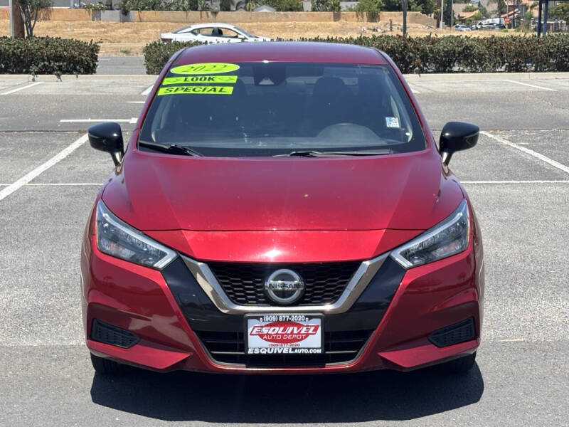2022 Nissan Versa SR
