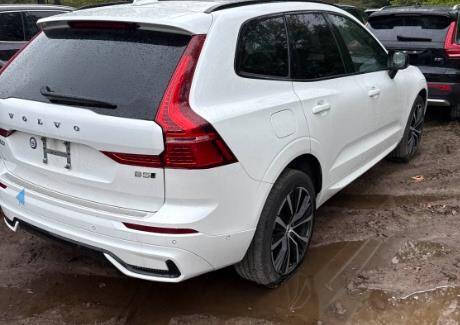 2024 Volvo XC60 B5 Plus Dark Theme