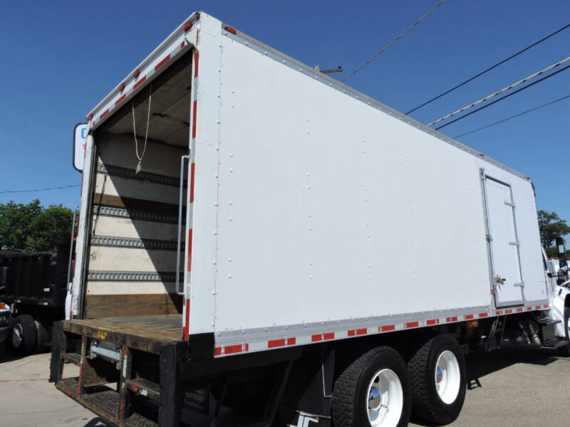 2016 Freightliner M2 106