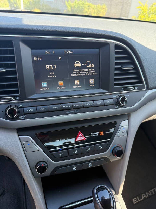 2017 Hyundai Elantra SE