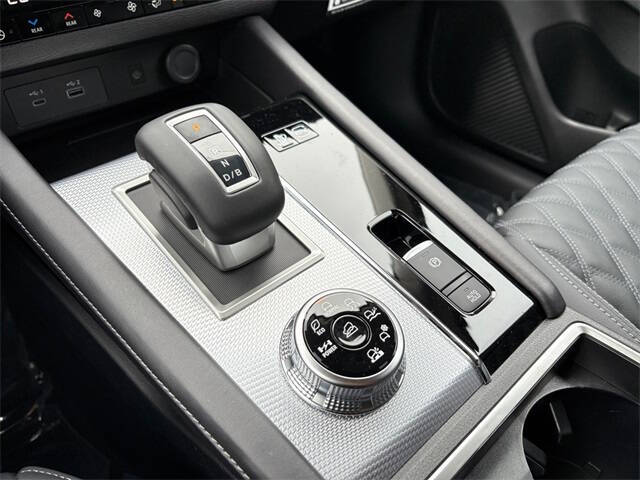 2025 Mitsubishi Outlander PHEV SEL