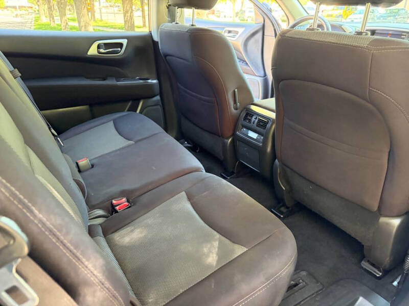 2017 Nissan Pathfinder S