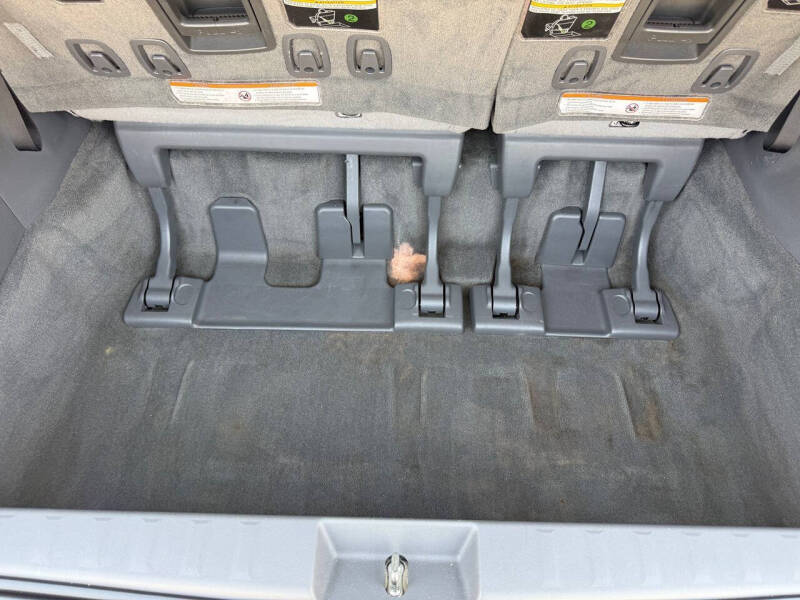 2017 Toyota Sienna LE 8-Passenger