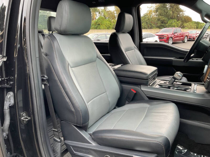 2022 Ford F-150 Lightning Lariat