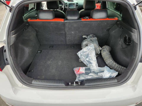 2017 Kia Forte5 SX