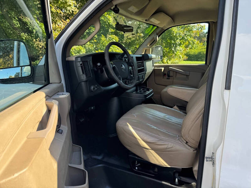 2016 GMC Savana 2500