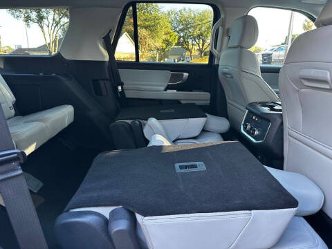 2025 Ford Expedition Platinum