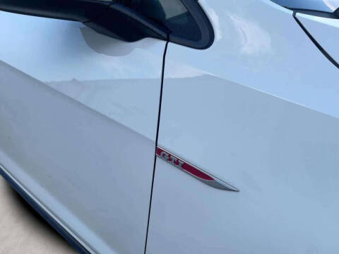 2017 Volkswagen Golf GTI SE