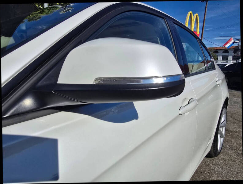 2012 BMW 3 Series 328i