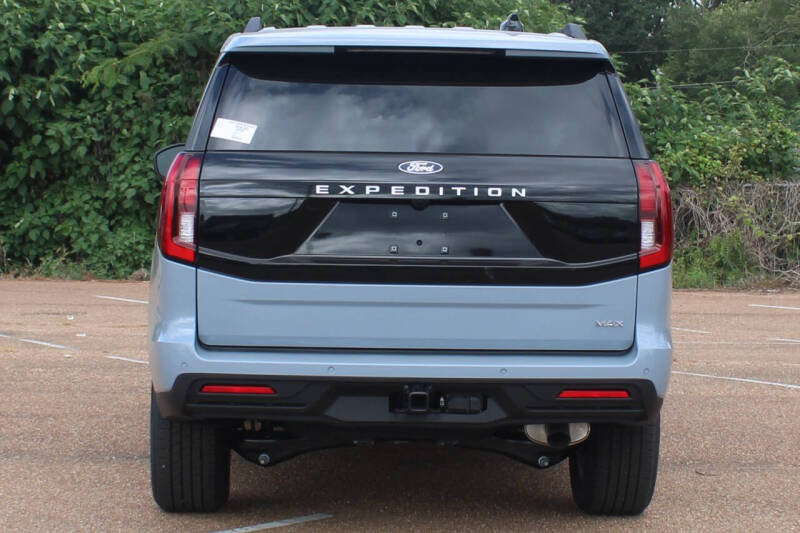2027 Ford Expedition MAX Active