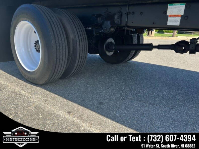 2012 Freightliner M2 106