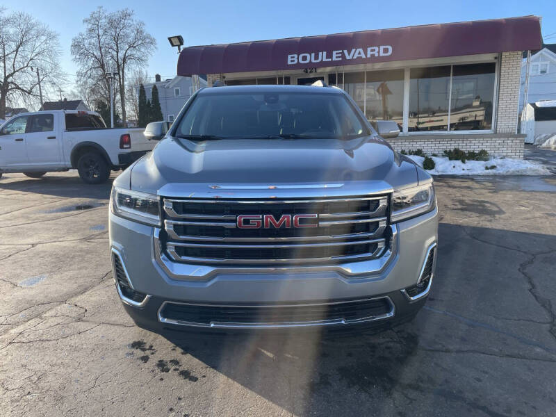 2023 GMC Acadia SLT