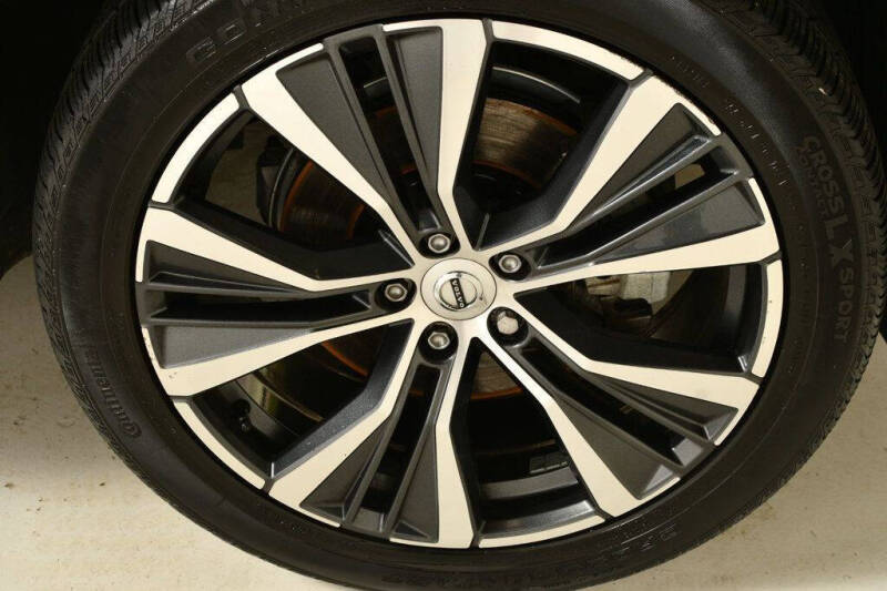 2022 Volvo XC60 B5 Momentum