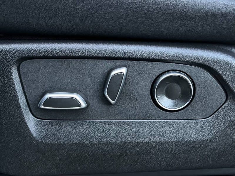 2025 Cadillac Escalade ESV Sport