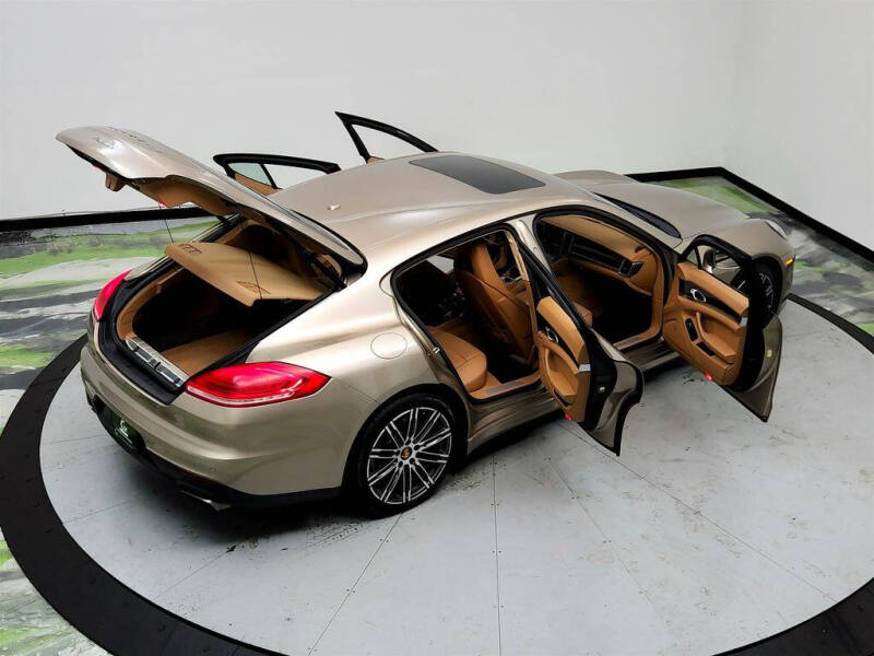 2016 Porsche Panamera