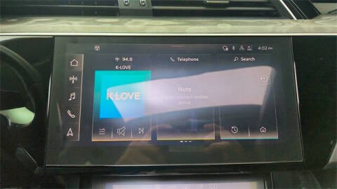 2022 Audi e-tron quattro Premium Plus