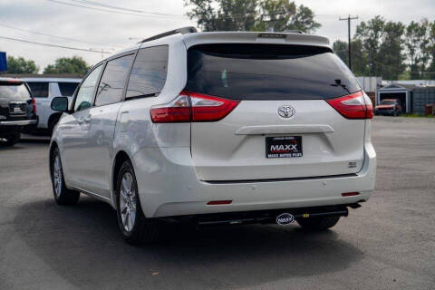 2017 Toyota Sienna XLE Premium 7-Passenger