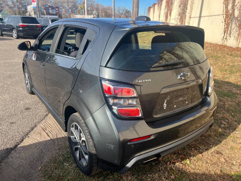 2019 Chevrolet Sonic LT Auto