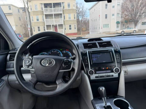 2014 Toyota Camry Hybrid