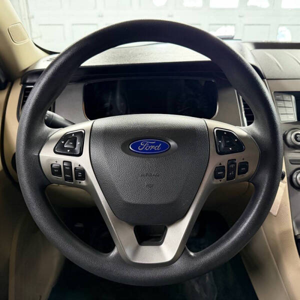 2016 Ford Taurus SE
