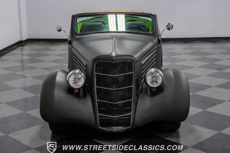1935 Ford Cabriolet