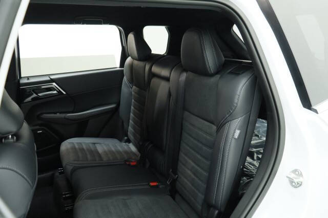 2026 Mitsubishi Outlander LE