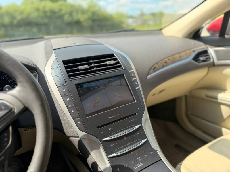 2014 Lincoln MKZ