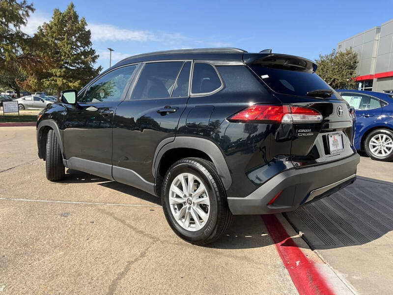 2025 Toyota Corolla Cross LE