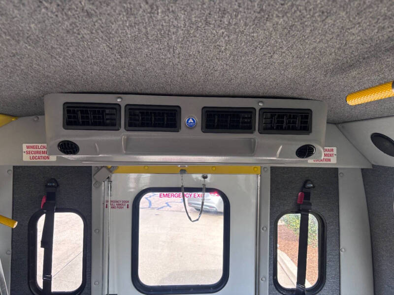 2014 Ford E-Series E-350 SD