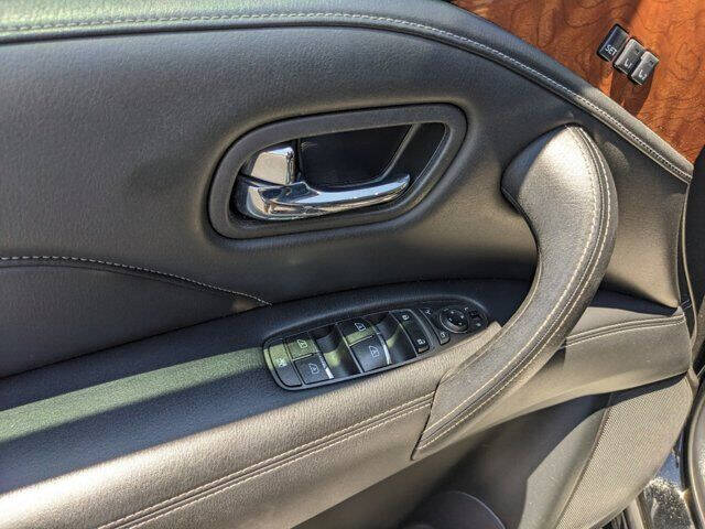 2019 Infiniti QX80 17