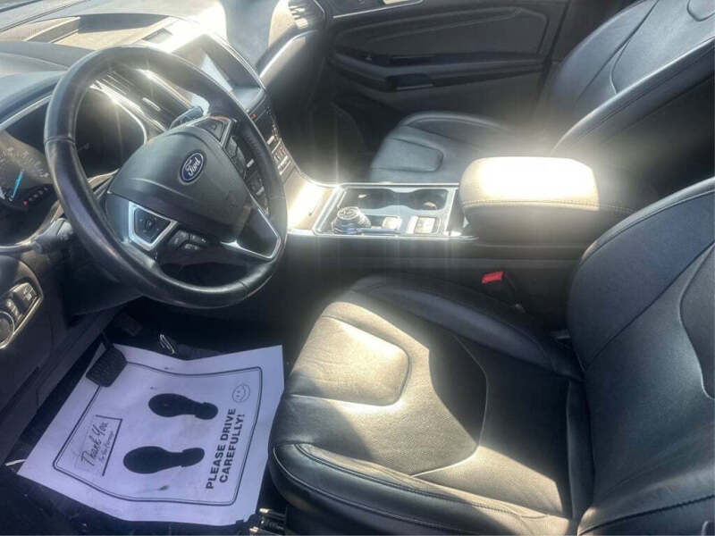 2020 Ford Edge Titanium