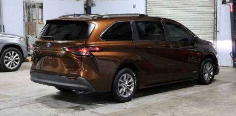 2021 Toyota Sienna LE 8-Passenger