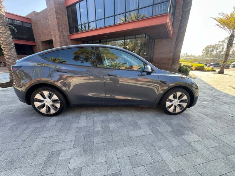 2024 Tesla Model Y Long Range