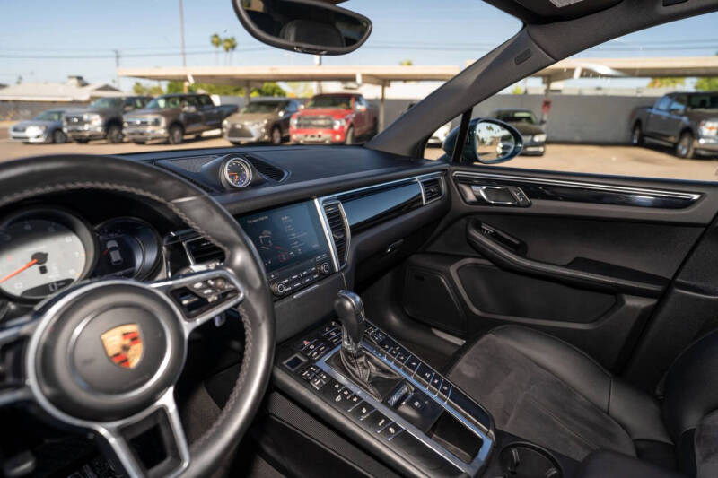 2017 Porsche Macan S